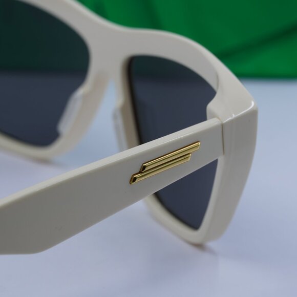 Bottega Veneta BV1092S 003 Cat Eye Sunglasses - Ivory\\Grey main image 6